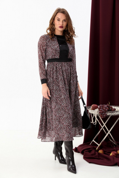 Приталенное платье с бюстгальтером и поясом из текстиля NikVa 941-1 винная абстракция - фото 3