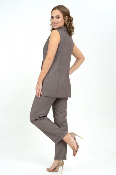 Деловой костюм из текстиля коричневого цвета в классическом стиле Пинск-Стиль 161 коричневый - фото 4