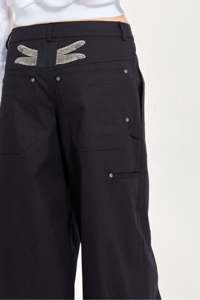 Джегинсы расклешенные из джинса с вышивкой и кожаной аппликацией Rivoli 5237 - фото 7