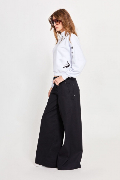 Джегинсы расклешенные из джинса с вышивкой и кожаной аппликацией Rivoli 5237 - фото 2