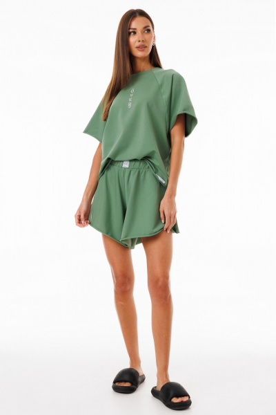 Комфортный спортивный костюм из трикотажа с шортами и джемпером Kivviwear 42674268.04 - фото 1