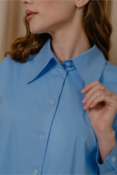 Голубая рубашка из хлопка с рельефом и разрезами JRSy 2528 голубой - фото 6