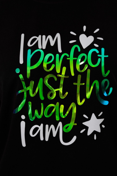 Черная футболка из трикотажа с принтами Kivviwear 4039.04 - фото 2