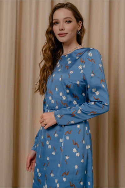 Платье приталенное с рукавом рубашечного типа и молнией JRSy 2533 голубой_в_тюльпаны - фото 3