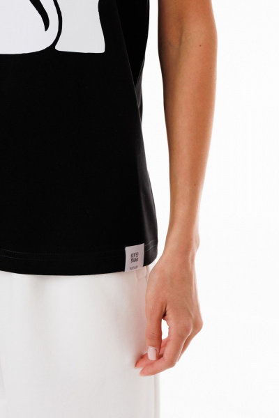 Черная футболка из трикотажа с яркими принтами Kivviwear 4039.11 - фото 9