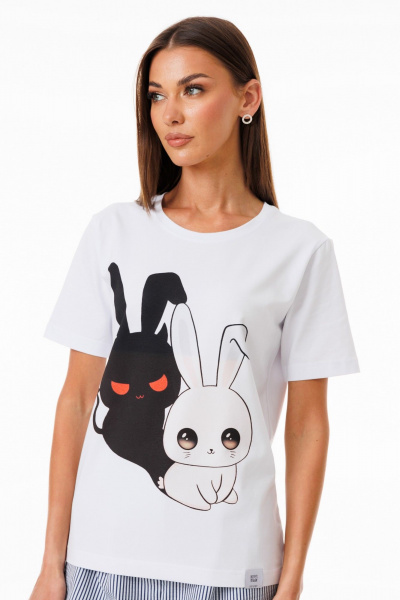 Белая футболка из трикотажа с разнообразными принтами Kivviwear 4039.14 - фото 2