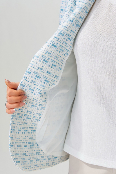 Двойка джинсы и жакет из плотного хлопка с рельефами Fita 3022 бежево-голубой - фото 8