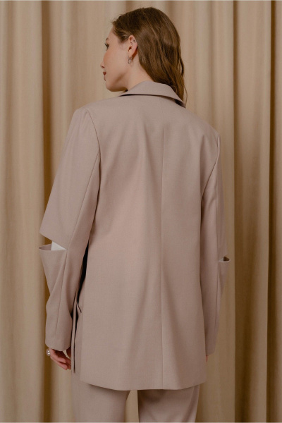 Бежевый жакет прямого силуэта с карманами и ремнем JRSy 2497 бежевый - фото 3