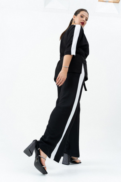 Черный брючный костюм с туникой и контрастными вставками Andina 972 черный/белый - фото 12