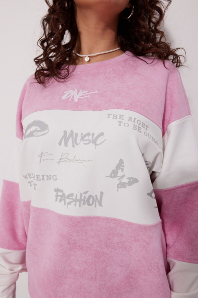Демисезонный свитшот из трикотажа с эффектом пич MG Wear 2248 розовый_мрамор+молочный - фото 4