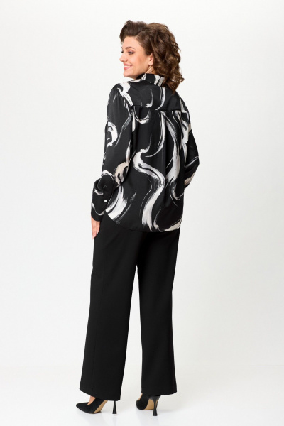 Блуза демисезонная из вискозы с классическим кроем AMUARt 1026 черно-белый - фото 9