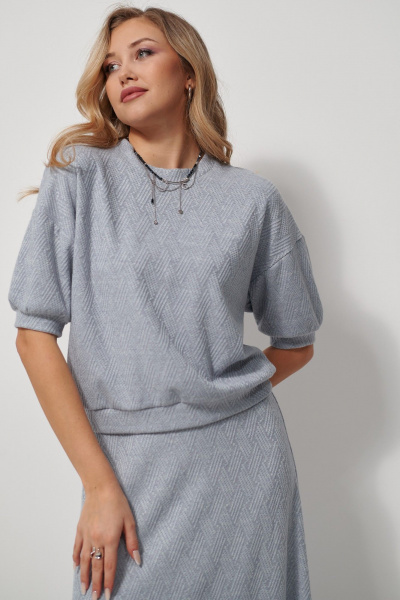 Костюм из вискозы с джемпером и юбкой макси AMUARt 1028-1 голубой - фото 7