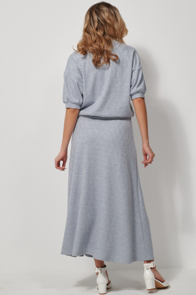 Костюм из вискозы с джемпером и юбкой макси AMUARt 1028-1 голубой - фото 10