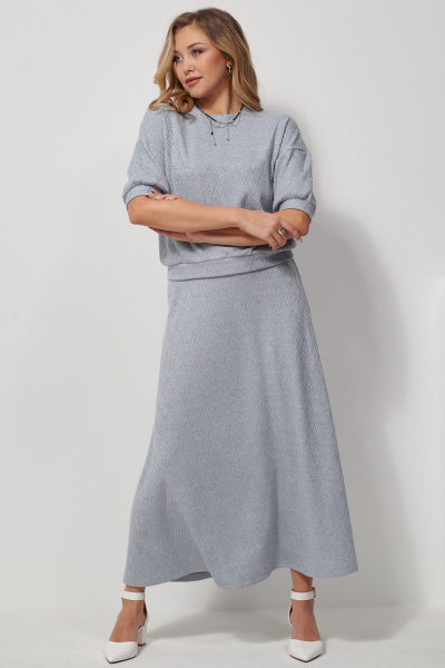 Костюм из вискозы с джемпером и юбкой макси AMUARt 1028-1 голубой - фото 3