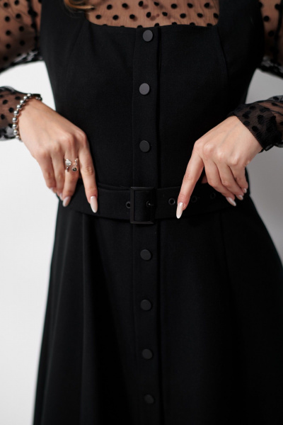 Классический сарафан из костюмной ткани с пряжкой AMUARt 1033 черный - фото 13