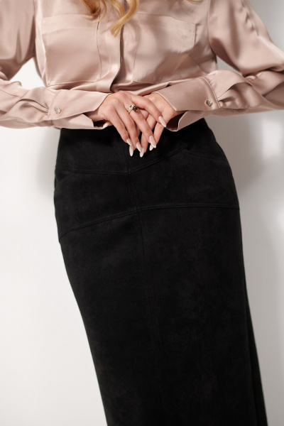 Юбка макси из замшевой ткани с карманами AMUARt 1040 черный - фото 7