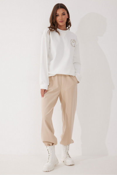 Джемпер с кулисой, вышивкой и спущенными плечами Lyushe 4059 молоко - фото 10