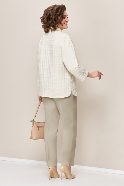 Бежевый костюм: жакет приталенный, брюки прямые, блуза легкая VOLNA 1359 молочно-бежевый - фото 4