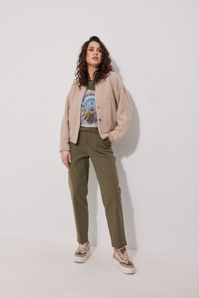 Стильная футболка с дизайнерскими печатями из трикотажа MG Wear 2263 хаки - фото 7