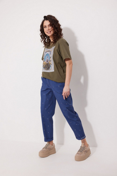 Стильная футболка с дизайнерскими печатями из трикотажа MG Wear 2263 хаки - фото 4