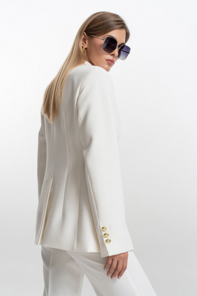 Деловой костюм женский с приталенным жакетом и брюками SILVERSPICE S-1528 молоко - фото 11