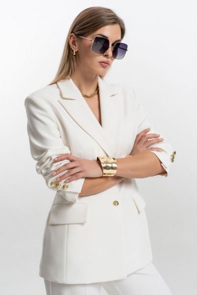 Деловой костюм женский с приталенным жакетом и брюками SILVERSPICE S-1528 молоко - фото 10