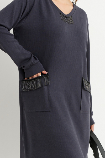 Платье из трикотажа с V-образным вырезом и металлизированной тесьмой BegiModa 1044 графит - фото 2