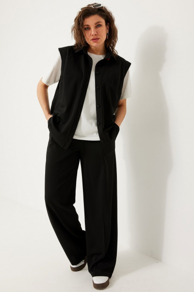 Полуприлегающий жилет из струящейся ткани для многослойных образов BegiModa 7018 чёрный - фото 8