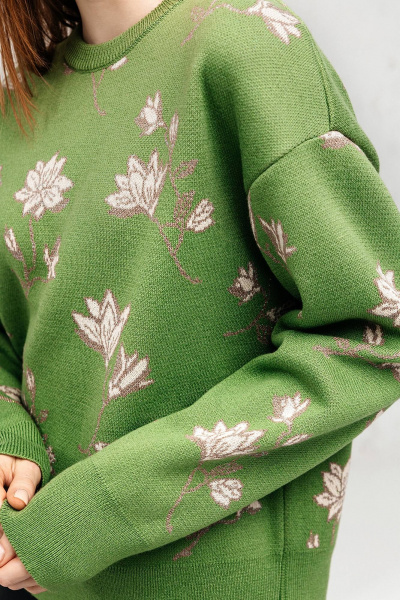 Джемпер трикотажный с жаккардовым цветочным узором Romgil РВ0141-ХМ5 зеленая_оливка - фото 3
