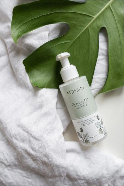 Натуральный бессульфатный гель для умывания с цитрусами и АНА MONMU Cleansing Gel normalize, 150g - фото 4