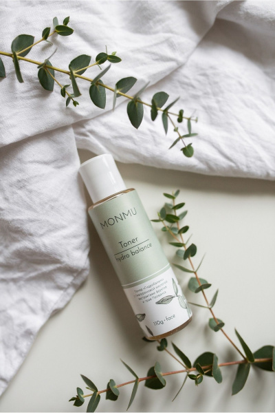 Глубоко увлажняющий тонер с гиалуроновой кислотой и травами MONMU Toner hydro balance, 110g - фото 4