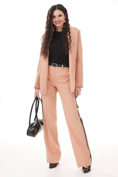 Женский деловой комплект из жакета, брюк и футболки Твой имидж 2095 персик - фото 3