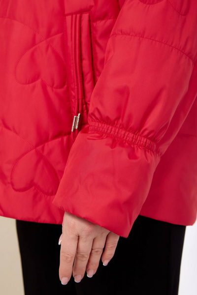 Демисезонная куртка с капюшоном красная стильная Shetti 2185 малиновый - фото 9