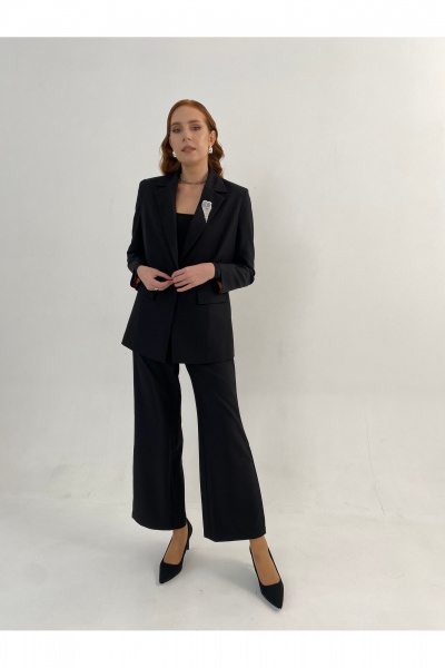 Черный демисезонный жакет однобортный с прорезными карманами i3i Fashion 403/4 - фото 2