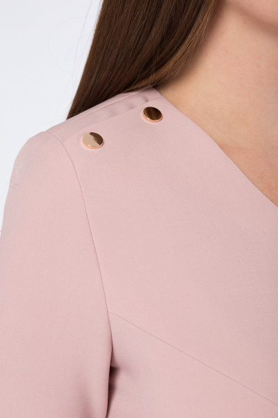 Демисезонное платье с кнопками, накладным карманом и шлицей Линия Л Б-1671 розовый - фото 3