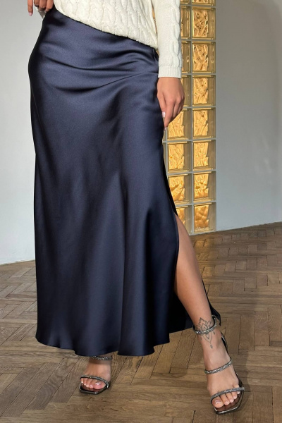 Юбка миди А-силуэта с блестящей текстурой Romgil РТ0042-ПЭ2 темно-синий - фото 1