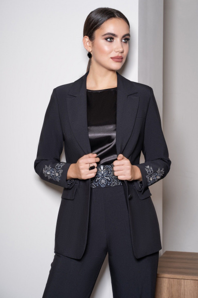 Деловой костюм 3 предмета с вышивкой и на пуговицах Urs 21-488-1 - фото 7