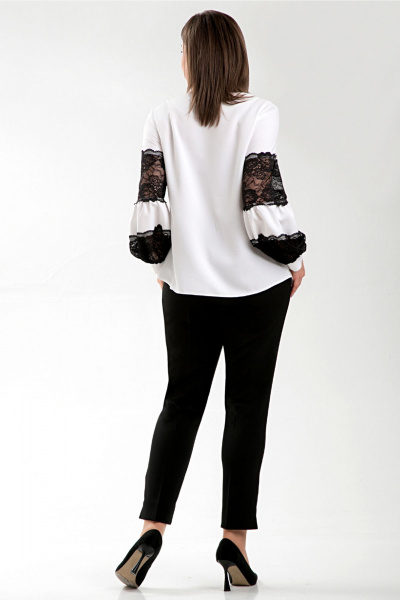 Романтичная блузка свободного силуэта из текстиля и кружева Таир-Гранд 62370 молочный - фото 2