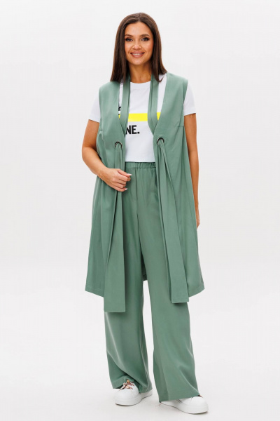 Зеленый укороченный костюм с жилетом и брюками Fantazia Mod 4787 - фото 5