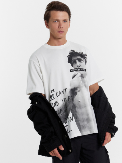 Футболка Mark Formelle 111846/24-3856П-0 белый_печать_3_сл_на_пол_ТП - фото 1