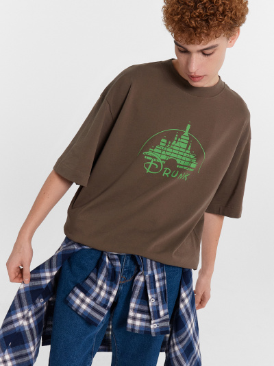 Футболка Mark Formelle 111883/24-4288П-0 табак_печать_3_сл_на_пол - фото 1