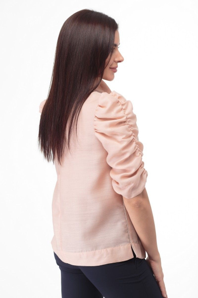 Очаровательная блуза из тончайшего полотна с драпировками Anelli 807 пудра - фото 13
