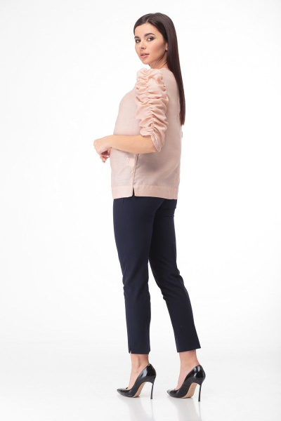 Очаровательная блуза из тончайшего полотна с драпировками Anelli 807 пудра - фото 6