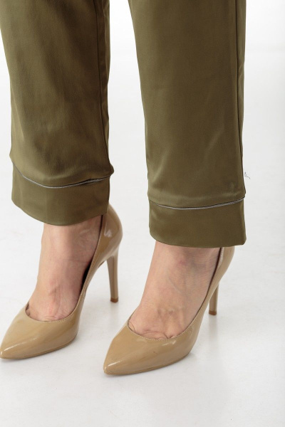 Демисезонный костюм блуза и брюки из текстиля Anelli 870 хаки - фото 5