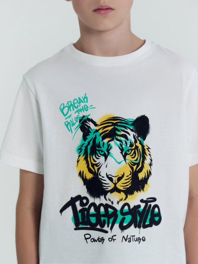 Футболка Mark Formelle 113379-2/24-27710П-0 белый_черно_белое_граффити_3_сл_1изд_печ_на_пол - фото 60