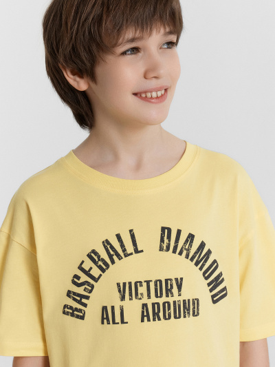 Футболка Mark Formelle 113384/24-27420П-0 ярко_желтый_печать_2_сл_на_пол - фото 73