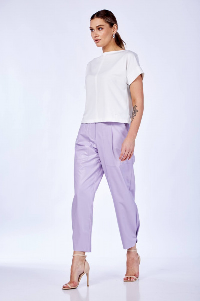 Комплект из топа и брюк из эко-кожи с разрезами и карманами Anastasia 979 молоко/лаванда - фото 2