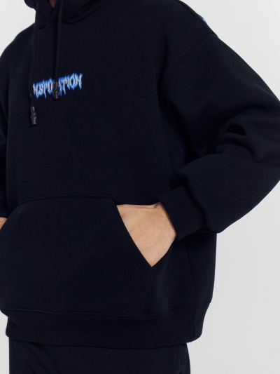 Худи Mark Formelle 121878/24-4279П-7П черный_печать_2_сл_на_пол_3_сл_на_спинке - фото 91