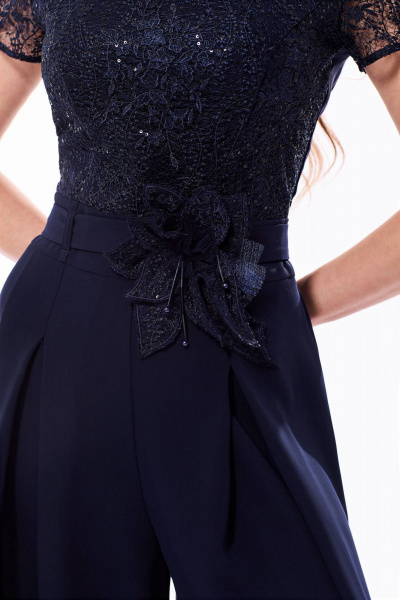 Комбинезон с кружевом и текстилем для повседневного и нарядного стиля Golden Valley 1056-1 темно-синий - фото 2