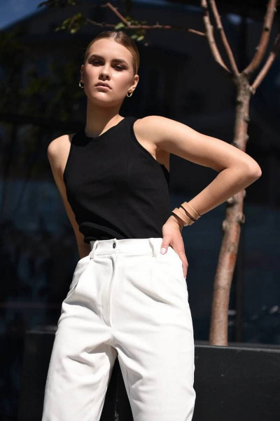 Топ из плотного хлопкового полотна с округлой горловиной Garsonnier 21001002 чёрный - фото 7